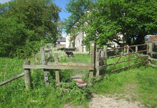 Public Footpath Route to Donkey Meadow Article Photo - Photo 2