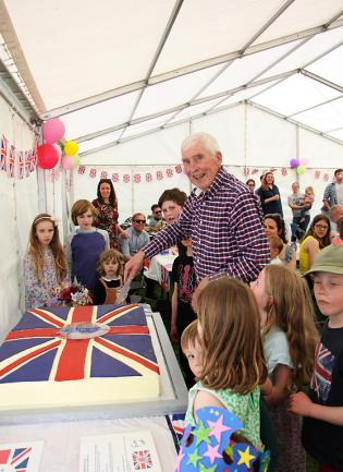 Sunday, 7th May 2023 Article Photo - 