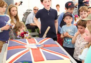 Sunday, 7th May 2023 Article Photo - 